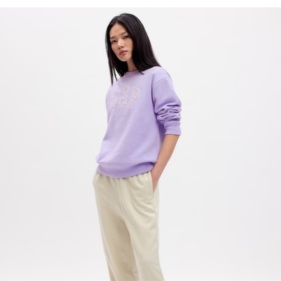 NWT Gap Logo Sweatshirt Color: Fresh Purple Lavender - Picture 1 of 3